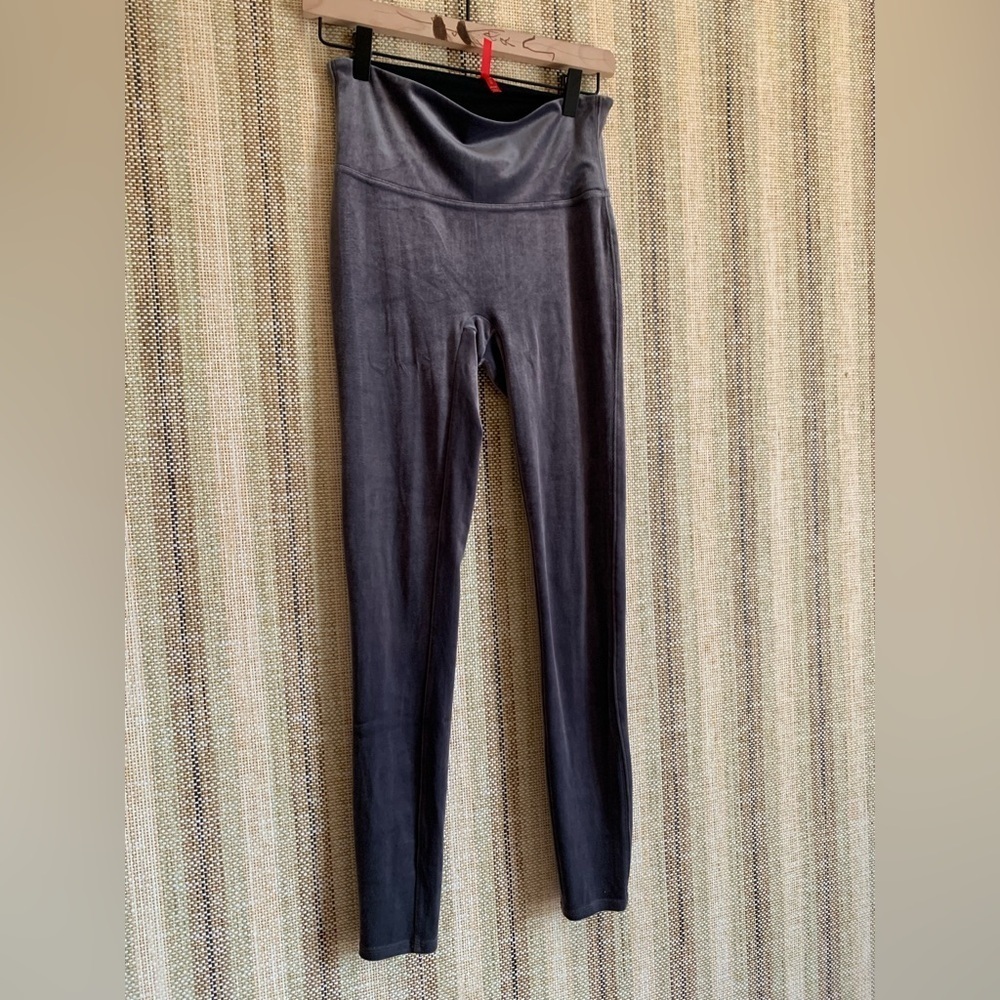 Spanx Silver Chrome Shiny Velvet Leggings Women Size M Bottoms Pants Athletic